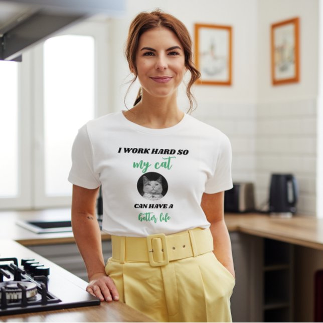 T-shirt Je travaille dur - Photo de chat personnalisée (Créateur téléchargé)