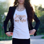 T-shirt Jésus chrétien est ma lumière - Psaume 27<br><div class="desc">T-shirt chrétien pour femmes en calligraphie moderne. Ce design de foi moderne et tendance est le cadeau parfait et la marque de mode. Élevez votre foi avec notre t-shirt chrétien pour femmes, orné d'élégantes calligraphies. Ce design moderne et tendance fait non seulement office de marque de mode, mais aussi de...</div>