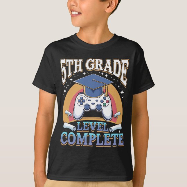 T-shirt Jeu de niveau 5e année de fin d'études Gamer (Devant)