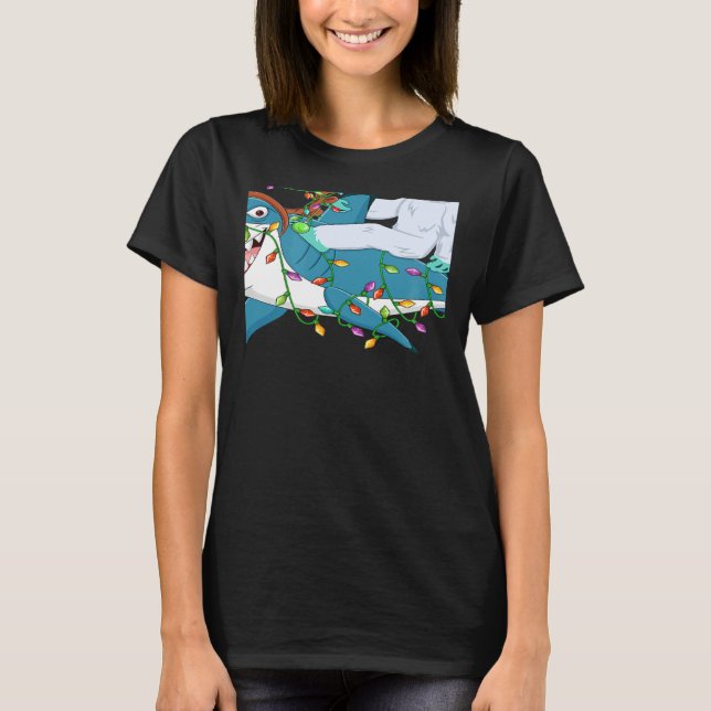 T-shirt Jeu de Noël de requin Père Noël Yeti Ride Noël de  (Devant)