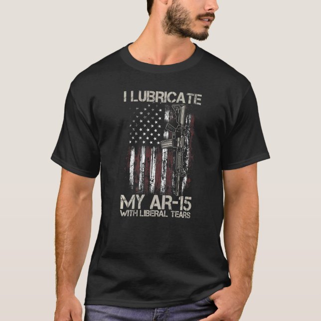 T-shirt Jeu Drapeau Américain Je Lubrifie Mon Ar-15 Avec L (Devant)