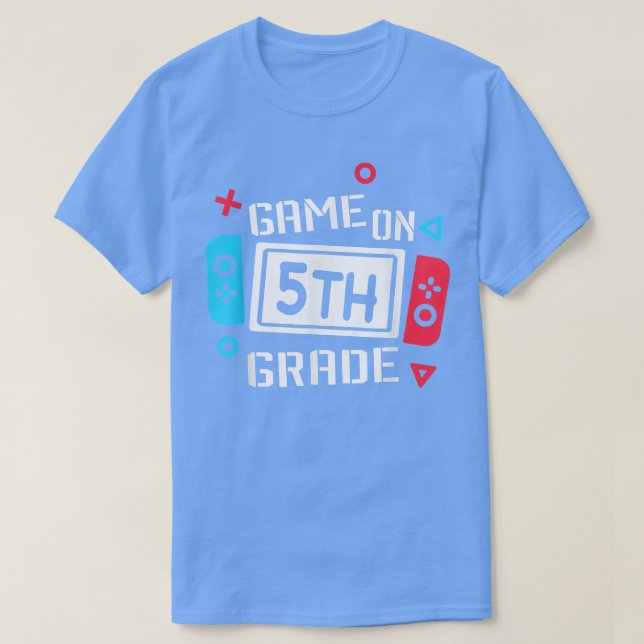T-shirt Jeu Sur Les Garçons De Jeu De 5E Année Retour À La (Design devant)