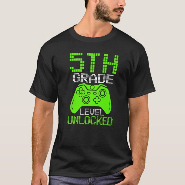 T-shirt Jeu vidéo déverrouillé de 5e année à l'école (Devant)