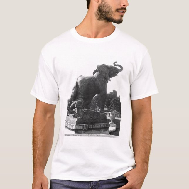 T-shirt Jeune éléphant attrapé dans un piège (Devant)