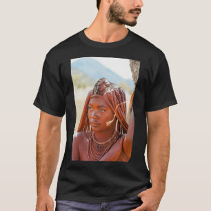 T-shirt Jeune femme Himba portant des coiffures et des déc