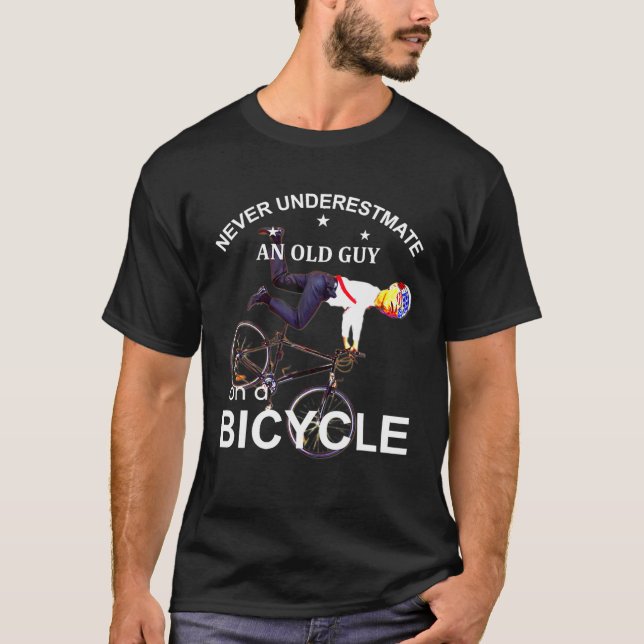 T-shirt Joe Biden Bicycle Crash drôle Trump l'a fait RIDIN (Devant)