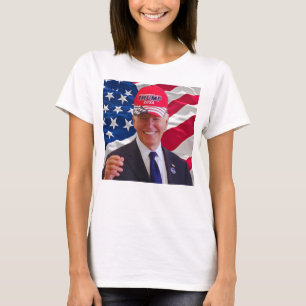 T-shirt Joe biden Portant un Casquette Trump