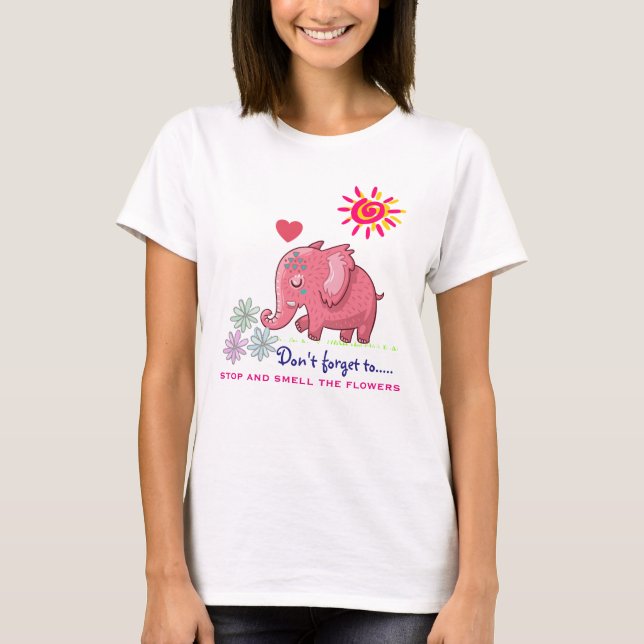 T-shirt Joli Éléphant Rose Sent Des Marguerites En Disant  (Devant)