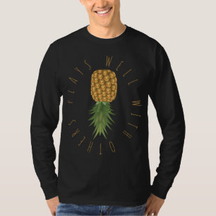 T-shirt Joue Bien Avec D'Autres À L'Extérieur De L'Ananas 