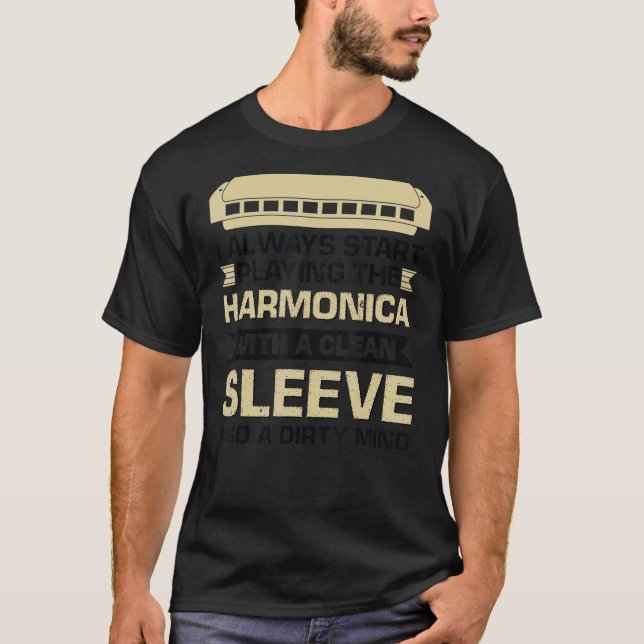 T-shirt Jouer À L'Harmonica Avec Un Manche Propre Et Un Di (Devant)