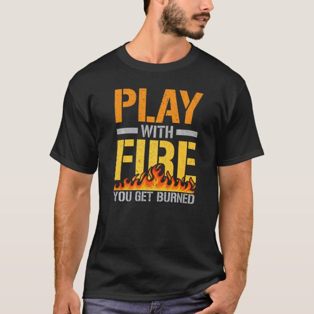 T-shirt Jouer avec lance-flammes à flamme (Devant)
