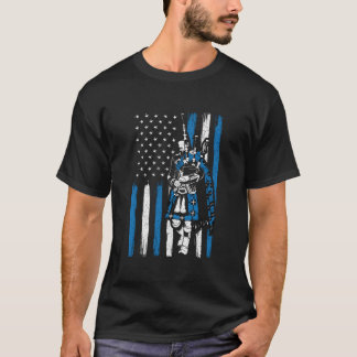 T-shirt Joueur de cornemuse sur un sac drapeau américain S