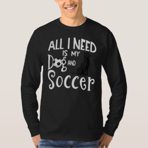 T-shirt Joueur de soccer de chien de triever du Labrador n