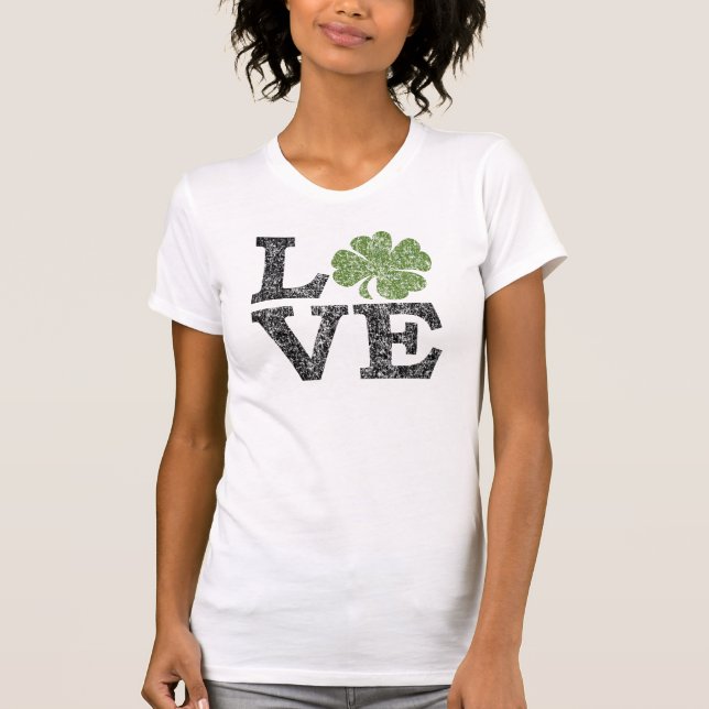 T-shirt Jour de la Saint Patrick LOVE avec shamrock (Devant)