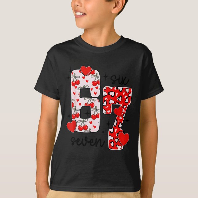 T-shirt Joyeuse Saint-Valentin 67 Meme Cœurs Arc Coquette  (Devant)