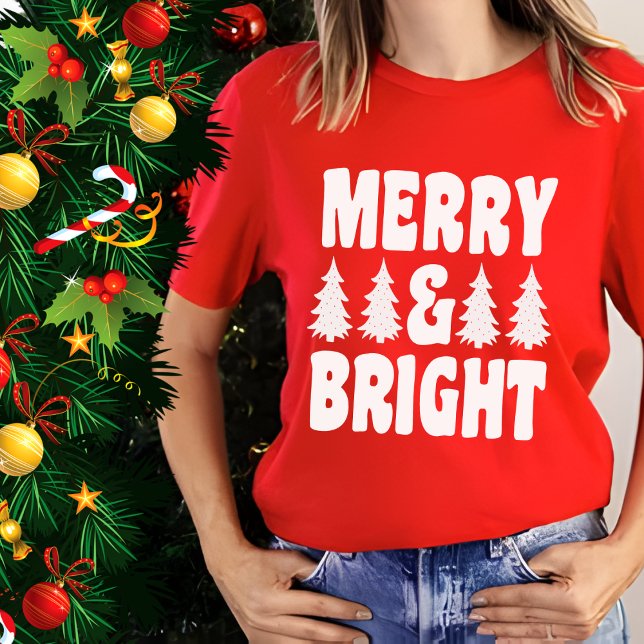 T-shirt Joyeux et vifs pins sapins Noël des femmes rouges (Créateur téléchargé)