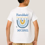 T-shirt Joyeux Hanoukka Personnalisé Menorah Rainbow<br><div class="desc">Notre T-Shirt personnalisé Rainbow Menorah Hanoukka Greeting a un design Rainbow populaire qui se transforme en Hanoukka/ Chanukah menorah joyeuse. Avec un parfum d'étoiles juives de David, ce design moderne est une belle et amusante façon de souhaiter à la famille et aux amis un Hanoukka heureux où que vous alliez....</div>