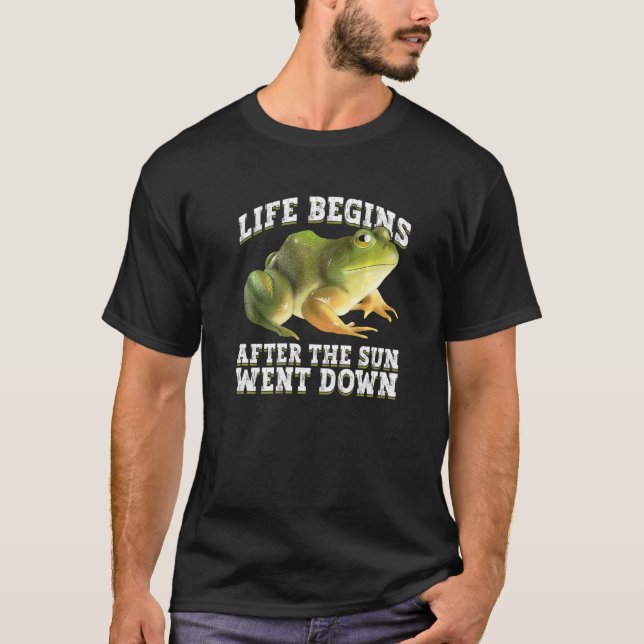 T-shirt Jumelage Nocturne Et Capture De Grenouille (Devant)