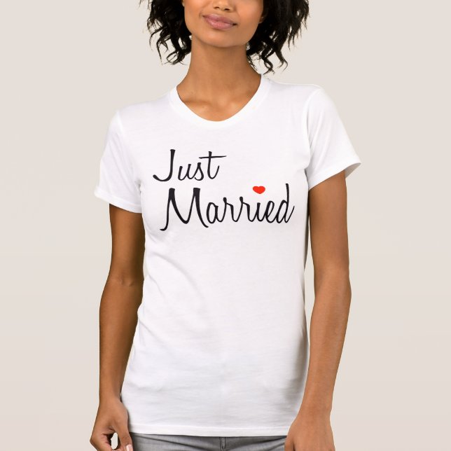 T-shirt Juste Marié (Script Avec Coeur Rouge) (Devant)
