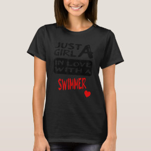 T-shirt Juste Une Fille Amoureuse Avec Un Baigneur 1