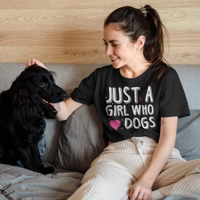 T-shirt Juste Une Fille Qui Aime Les Chiens (Créateur téléchargé)
