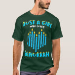 T-shirt Juste une fille qui aime l'Hanoukka juive Chanukah<br><div class="desc">Juste une fille qui aime Hanoukka juive Chanukah.</div>