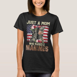 T-shirt Juste Une Maman Qui A Élevé Marines Drapeaux Améri