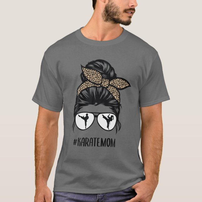 T-shirt Karate Maman Leopard Messy Bun Lunettes de cheveux (Devant)