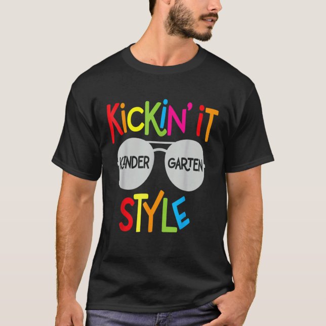 T-shirt Kickin It Kindergarten Style Fun Kids Retour À Sch (Devant)