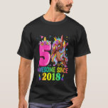 T-shirt Kids Dabbing Unicorn 5th Birthday Girl Unicorn Par<br><div class="desc">Kids Dabbing Unicorn 5th Birthday Girl Unicorn Party 5 Years Old.</div>