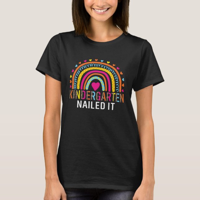 T-shirt Kindergarten Nailed It Rainbow Graduation   Girl (Devant)