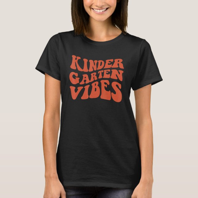 T-shirt Kindergarten Vibes  Retro Colorful And Groovy Scho (Devant)