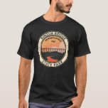 T-shirt Kinzua Bridge State Park Pennsylvania Retro Badge<br><div class="desc">Illustration du parc d'état de Kinzua Bridge en style badge. Le parc est connu comme le site du pont Kinzua qui s'étend sur le ruisseau Kinzua.</div>