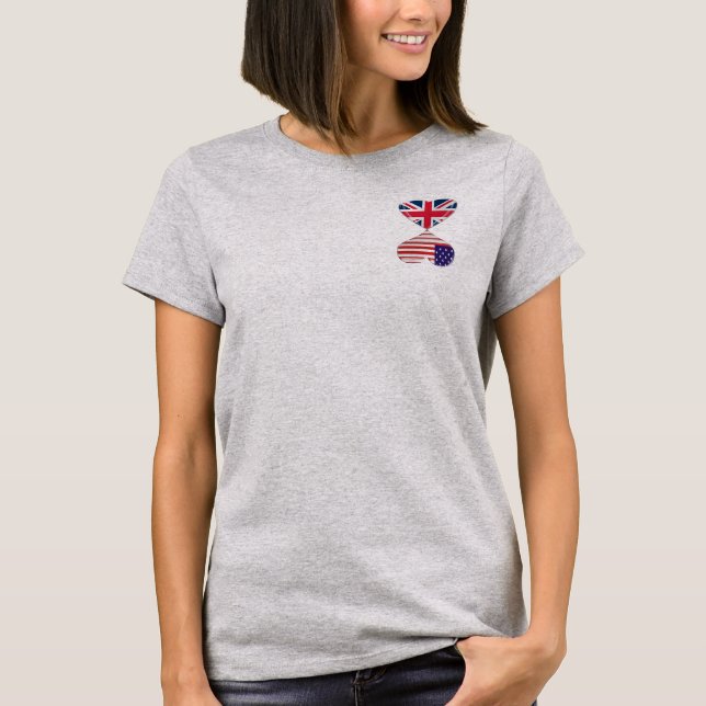 T-shirt Kissing USA et UK Hearts Flags Art (Devant)