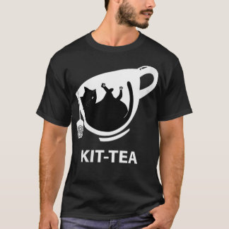 T-shirt Kit femmeThé Un chat noir mignon avec thé chat drô