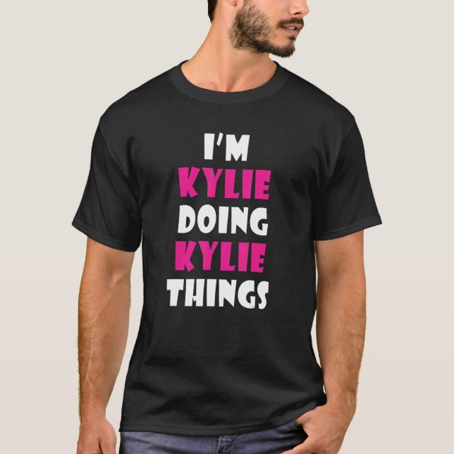 T-shirt Kylie fait Kylie Things Kylie (Devant)