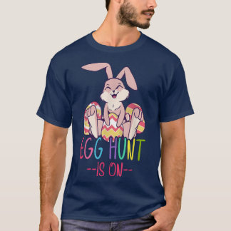 T-shirt La Chasse Aux Oeufs Est Sur Les Joyeux Garçons De