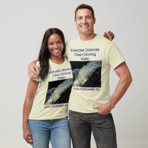 T-shirt La chemise des hommes d'eau propre