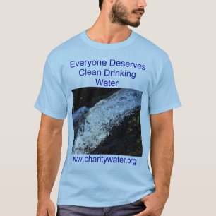 T-shirt La chemise des hommes d'eau propre