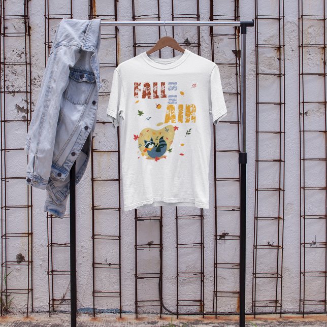 T-shirt La Chute Est En Air Avec Le Raccoon En Échange (Fall Is In Air With Swinging Raccoon T-Shirt)