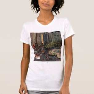 T-shirt La Cinquième Avenue par John hésitent