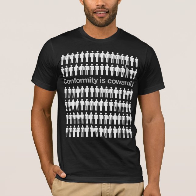 T-shirt La conformité est chemise lâche (Devant)