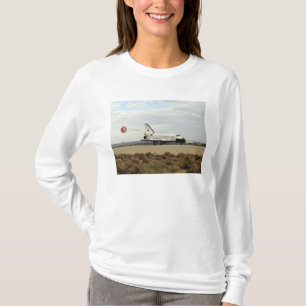T-shirt La découverte de navette spatiale déploie son