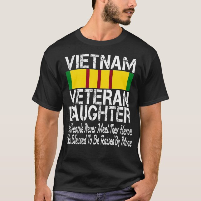 T-shirt La Fille Vétéran Du Vietnam Élevée Par Mon Héros (Devant)