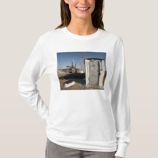 T-shirt La fusée Soyouz peu après l'arrivée 2 (Devant)