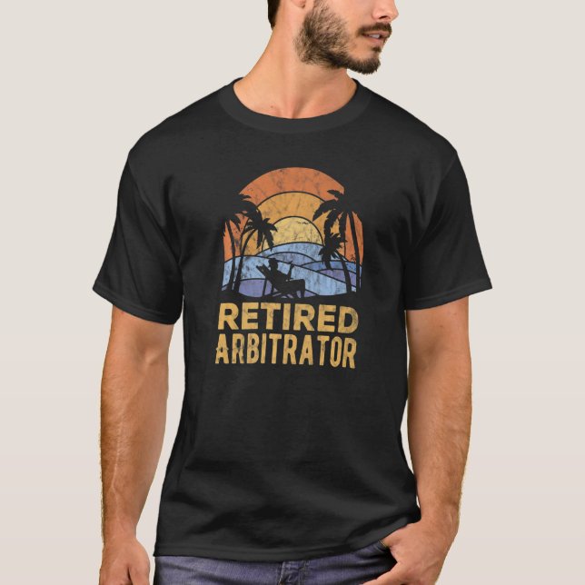 T-shirt La Légende A Retraité L'Arbitre (Devant)
