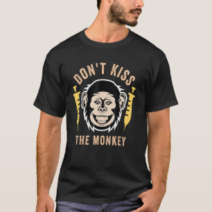 T-shirt La maladie du singe n'embrasse pas le singe