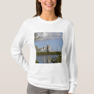 T-shirt La navette spatiale l'Atlantide repose prêt