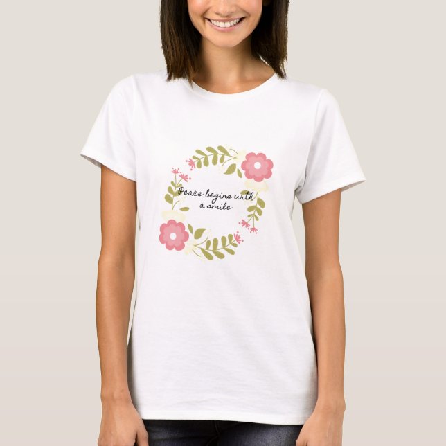T-shirt La paix commence par le sourire rose et vert fleur (Devant)