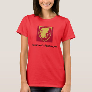 T-shirt La pièce en t des femmes de Pendragon du nom